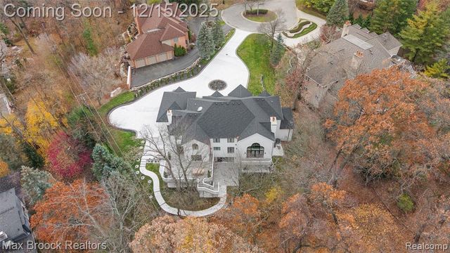 7515 Hiddenbrook Lane, Bloomfield Hills, MI 48301
