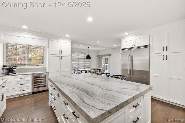 7515 Hiddenbrook Lane, Bloomfield Hills, MI 48301