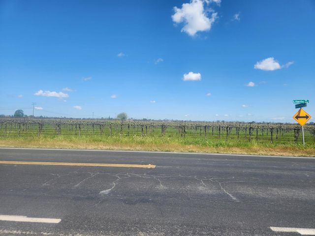 3784 Liberty Rd, Galt, CA 95632