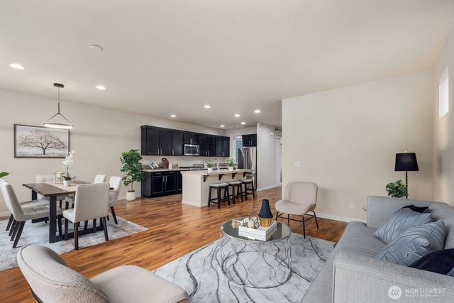 12009 SE 292nd Way, Auburn, WA 98092