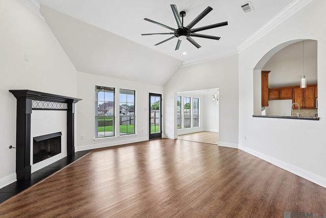 41439 Hearthstone Ave, Prairieville, LA 70769