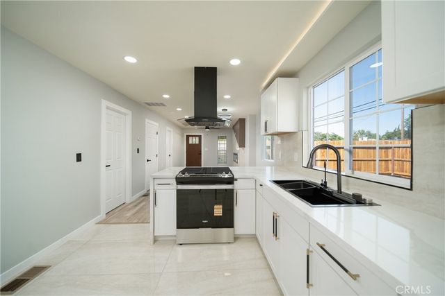204 W 25th Street, Merced, CA 95340