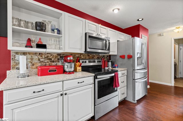 103 Pinebark Lane, Greenwood, SC 29649