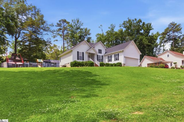 103 Pinebark Lane, Greenwood, SC 29649