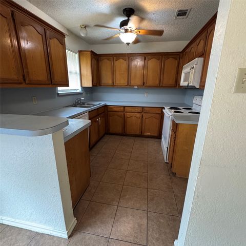 12 States Avenue, Midlothian, TX 76065