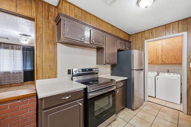 811 NW 1st Street, Moore, OK 73160
