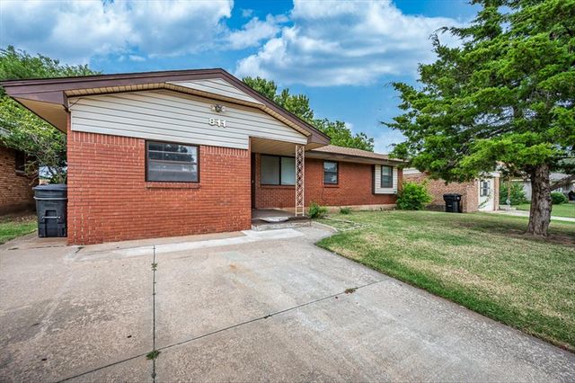 811 NW 1st Street, Moore, OK 73160