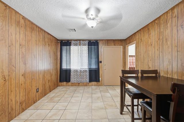 811 NW 1st Street, Moore, OK 73160