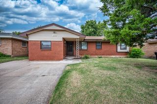 811 NW 1st Street, Moore, OK 73160