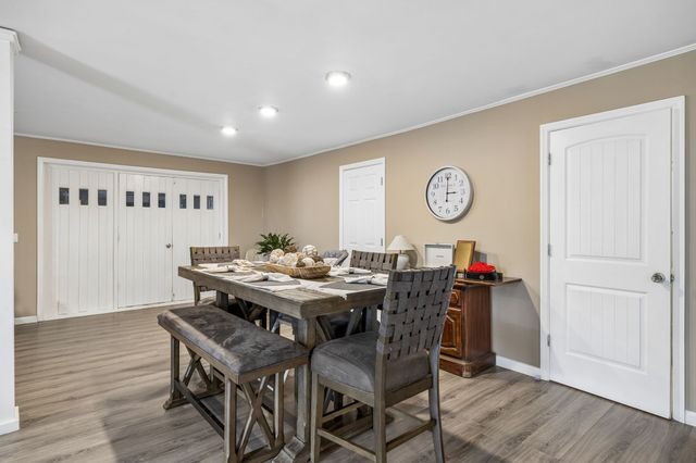 590 Indian Lake Rd, Hendersonville, TN 37075