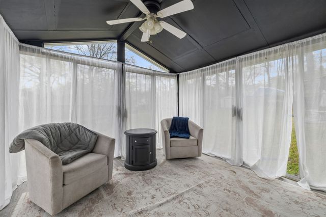 590 Indian Lake Rd, Hendersonville, TN 37075