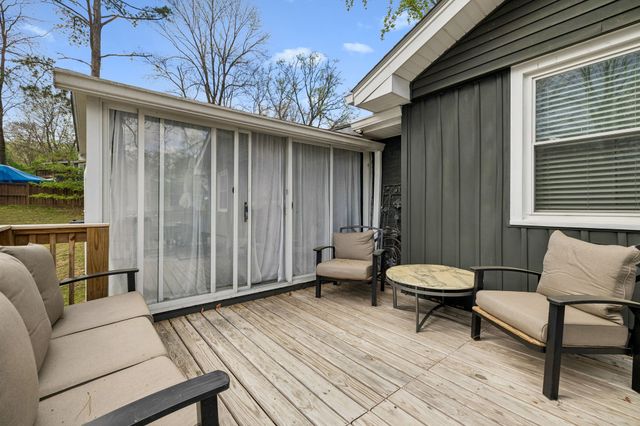 590 Indian Lake Rd, Hendersonville, TN 37075