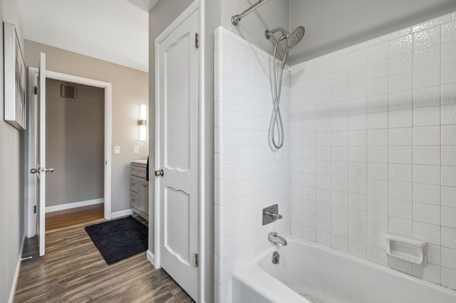 590 Indian Lake Rd, Hendersonville, TN 37075