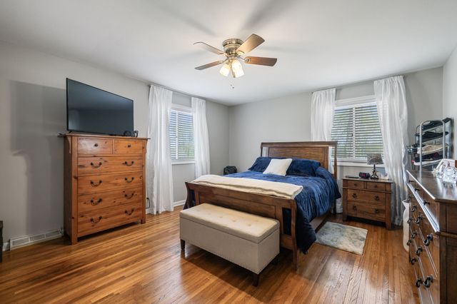 590 Indian Lake Rd, Hendersonville, TN 37075