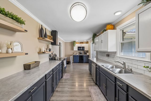 590 Indian Lake Rd, Hendersonville, TN 37075