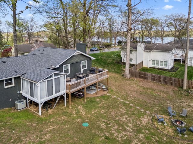 590 Indian Lake Rd, Hendersonville, TN 37075