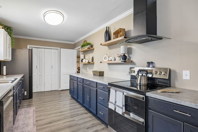 590 Indian Lake Rd, Hendersonville, TN 37075