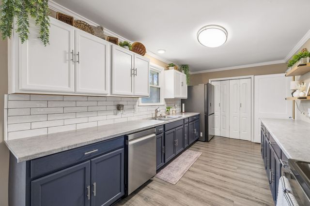 590 Indian Lake Rd, Hendersonville, TN 37075