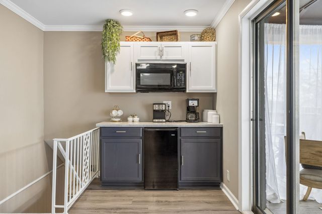 590 Indian Lake Rd, Hendersonville, TN 37075