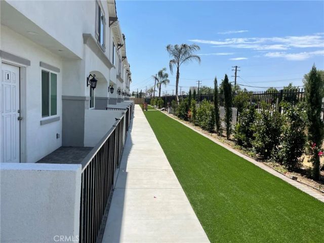 13665 Arrow Boulevard 6, Fontana, CA 92335