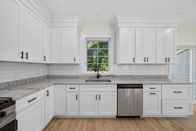 11 Lorenzo Street, Worcester, MA 01604