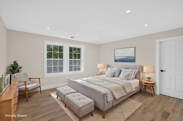 11 Lorenzo Street, Worcester, MA 01604