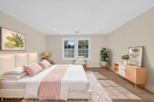 11 Lorenzo Street, Worcester, MA 01604