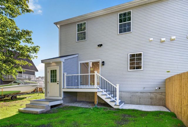 11 Lorenzo Street, Worcester, MA 01604