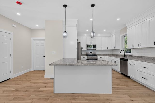 11 Lorenzo Street, Worcester, MA 01604