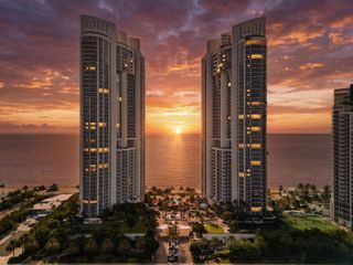 18201 Collins Avenue PH 5109, Sunny Isles Beach, FL 33160