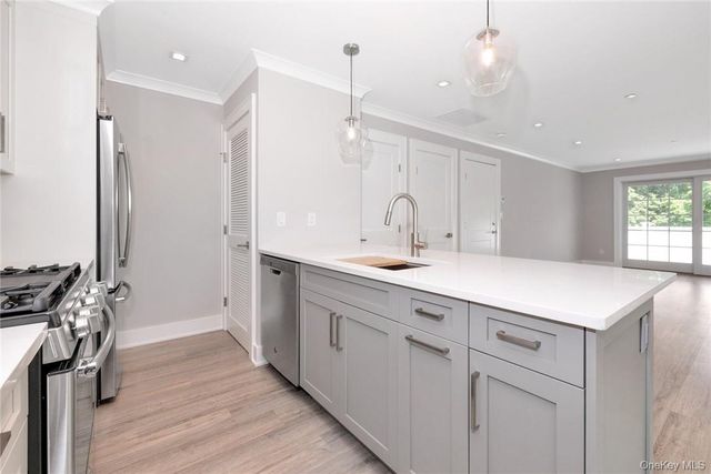 470 Main Street 10, Armonk, NY 10504