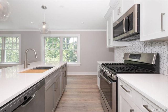 470 Main Street 10, Armonk, NY 10504