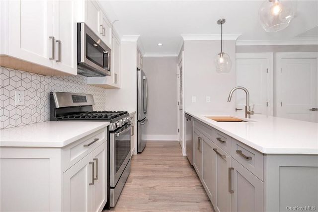 470 Main Street 10, Armonk, NY 10504