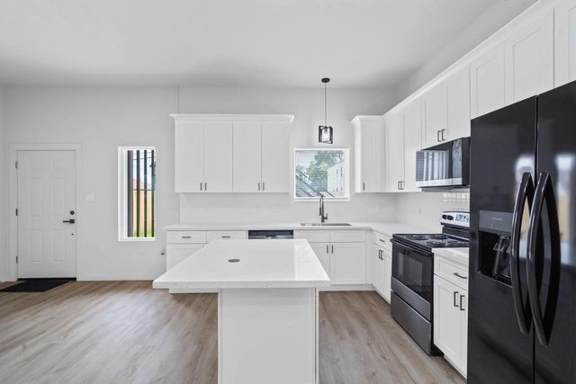 9725 Kerr Street A, Houston, TX 77029