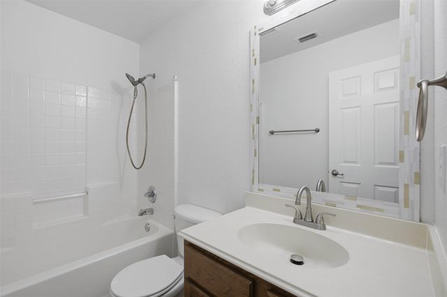 12704 Saint Thomas DR, Del Valle, TX 78617