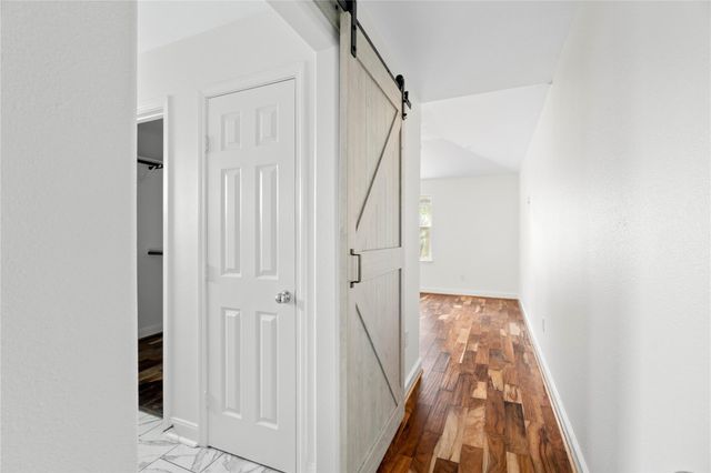 5515 Warm Springs Road, Houston, TX 77035