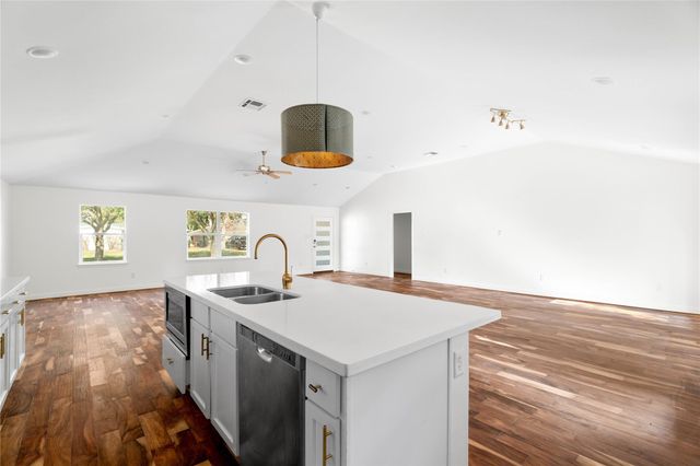 5515 Warm Springs Road, Houston, TX 77035