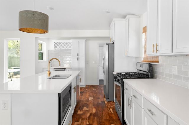 5515 Warm Springs Road, Houston, TX 77035