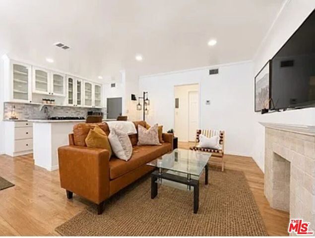 834 Lincoln Boulevard 2, Santa Monica, CA 90403