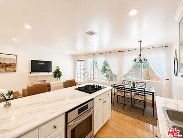 834 Lincoln Boulevard 2, Santa Monica, CA 90403