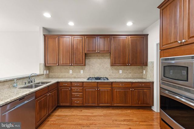 42956 CHANCERY TER, Ashburn, VA 20148