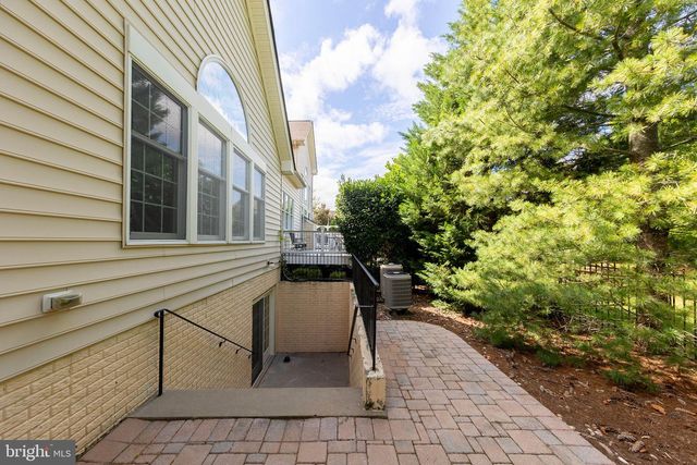 42956 CHANCERY TER, Ashburn, VA 20148
