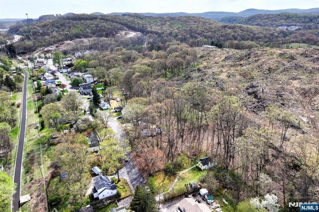 102 Greenwood Avenue, Wanaque, NJ 07420