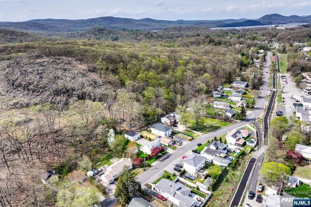 102 Greenwood Avenue, Wanaque, NJ 07420
