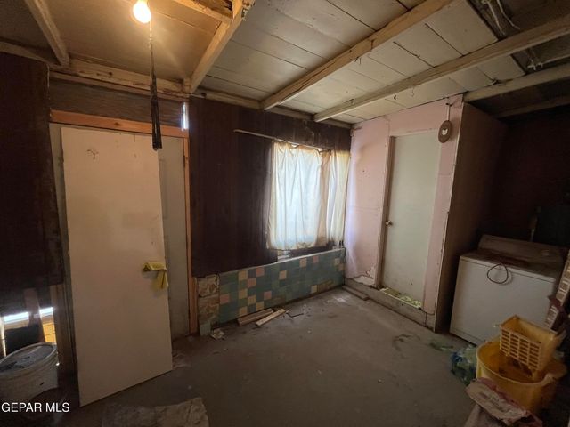 230 LOCUST Street, El Paso, TX 79905