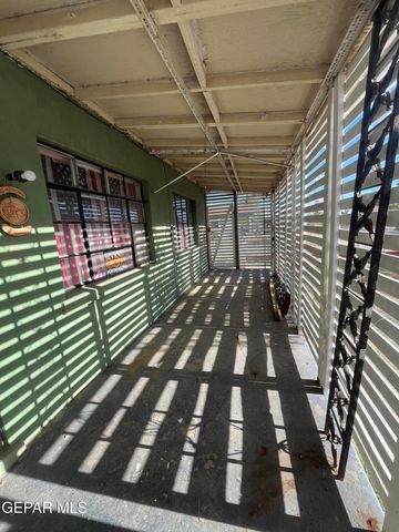 230 LOCUST Street, El Paso, TX 79905