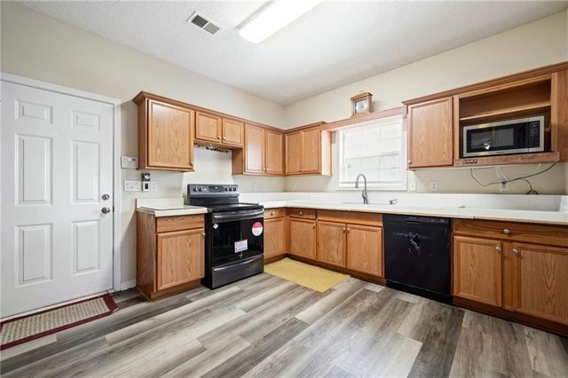 792 Russell Drive, Riverdale, GA 30296