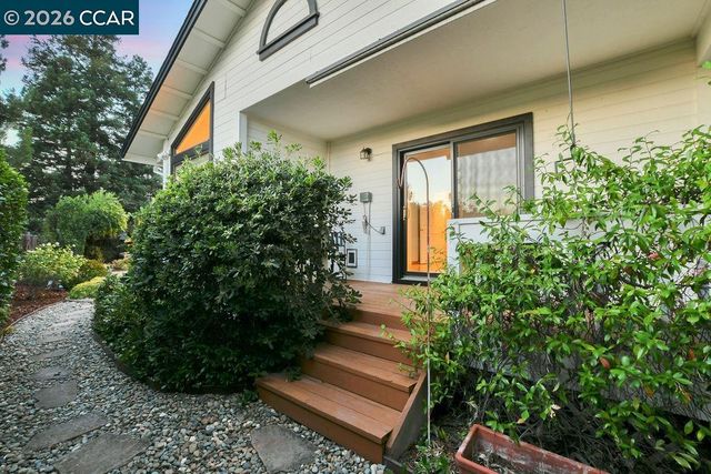403 Midway Place, Martinez, CA 94553