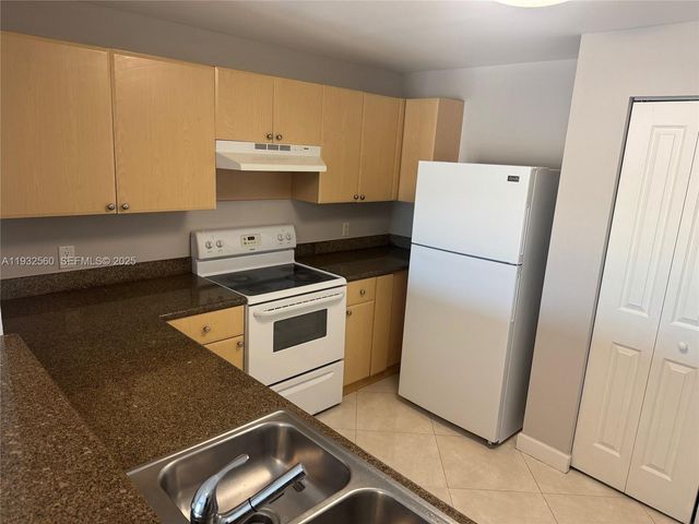 2280 SW 32nd Ave 216, Miami, FL 33145