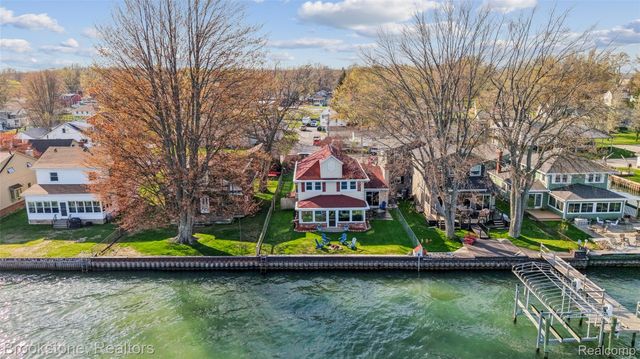2230 Elm Street, Algonac, MI 48001